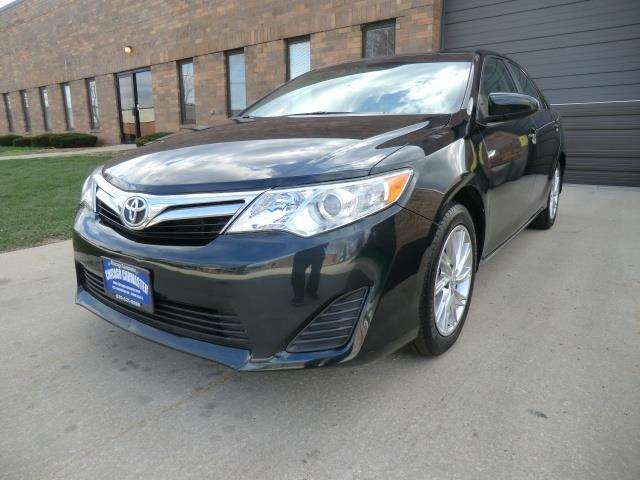 2014 Toyota Camry LE 31K Miles Backup Camera-Bluetooth-Clean CARFAX